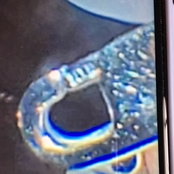 Diamond Bracelet in 10K white gold, 7 inches need an extender for larger - Picture 4 of 8